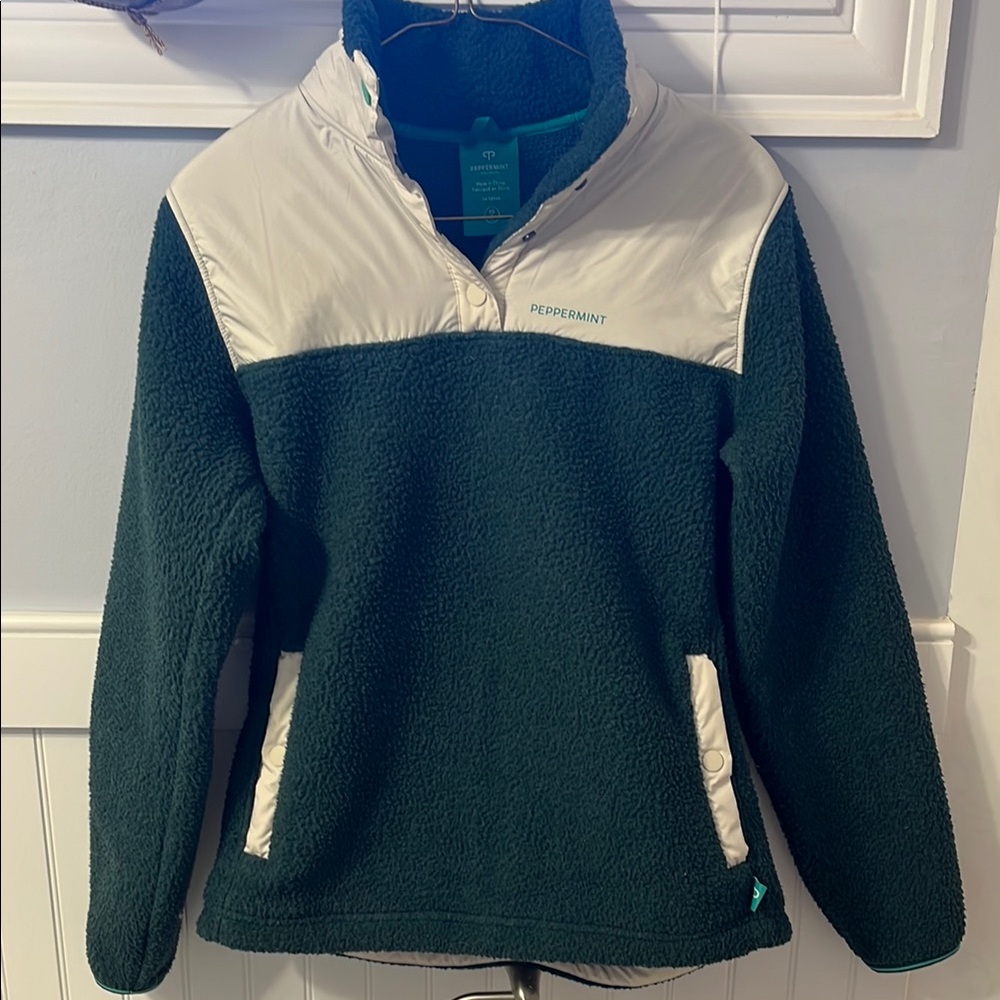 Peppermint Green and Cream Crew Neck Sweater - xs